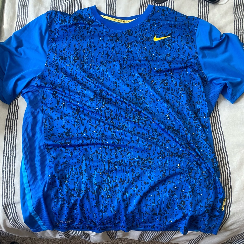 LiveStrong Nike Men’s Shirt